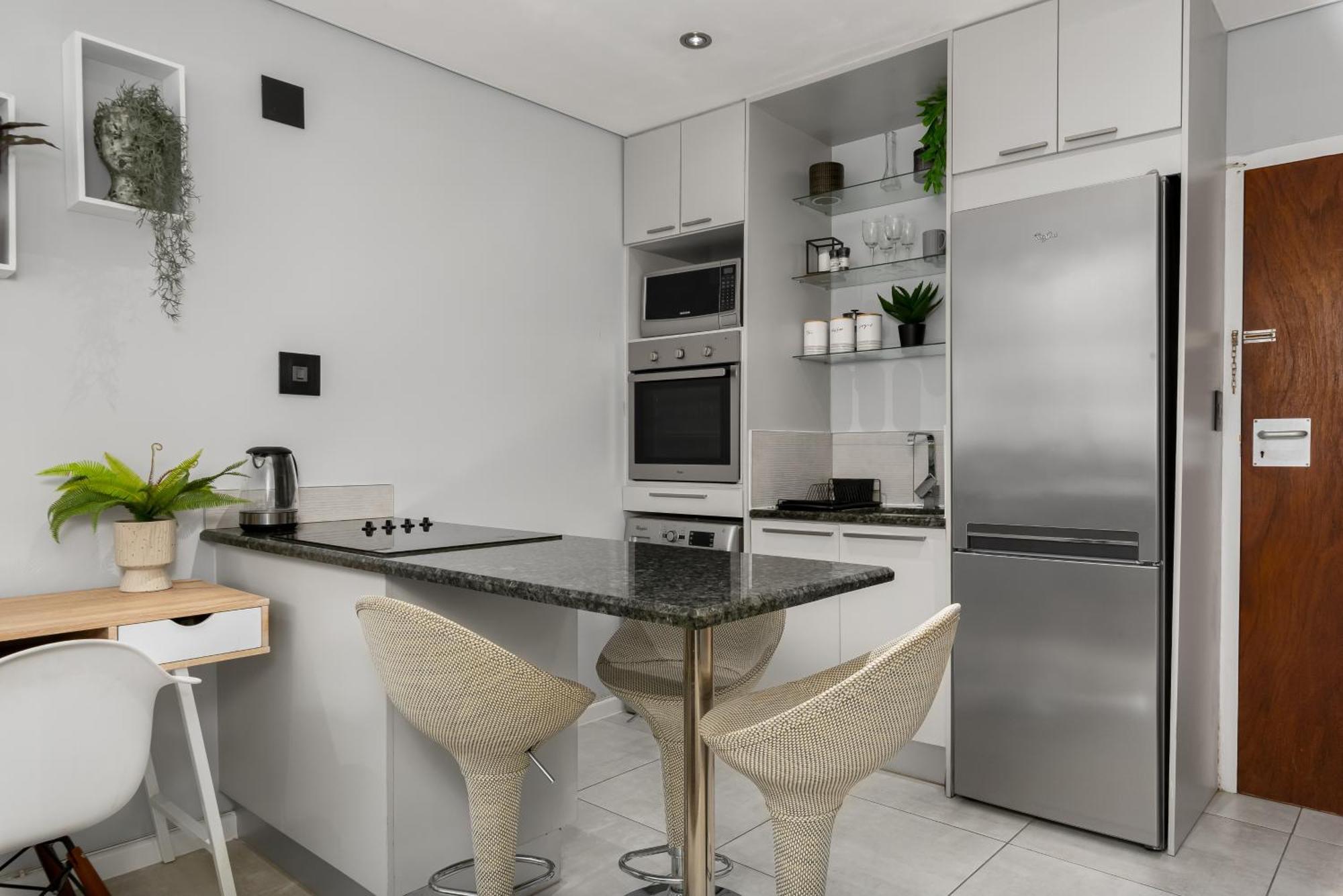 Montclair Apartments Кейптаун Екстериор снимка