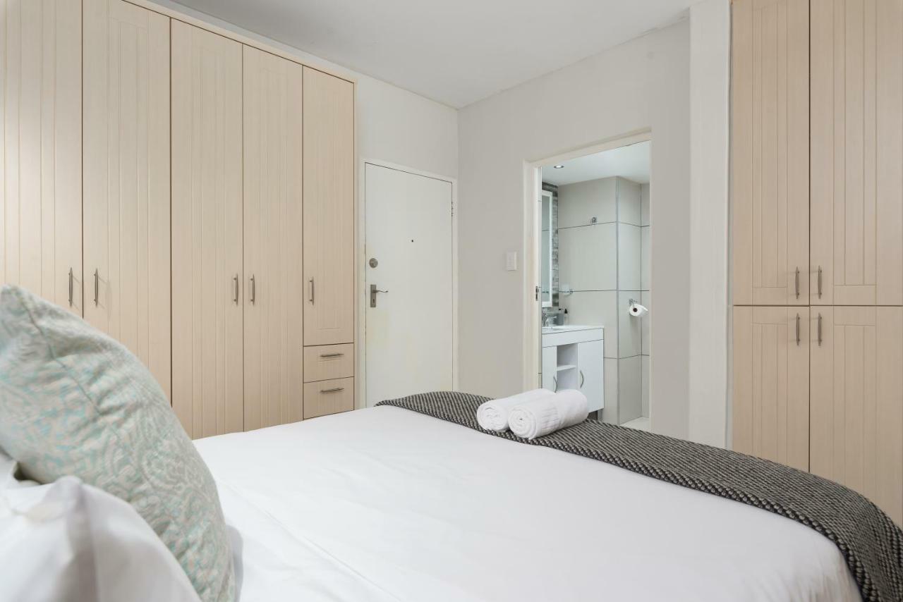 Montclair Apartments Кейптаун Екстериор снимка