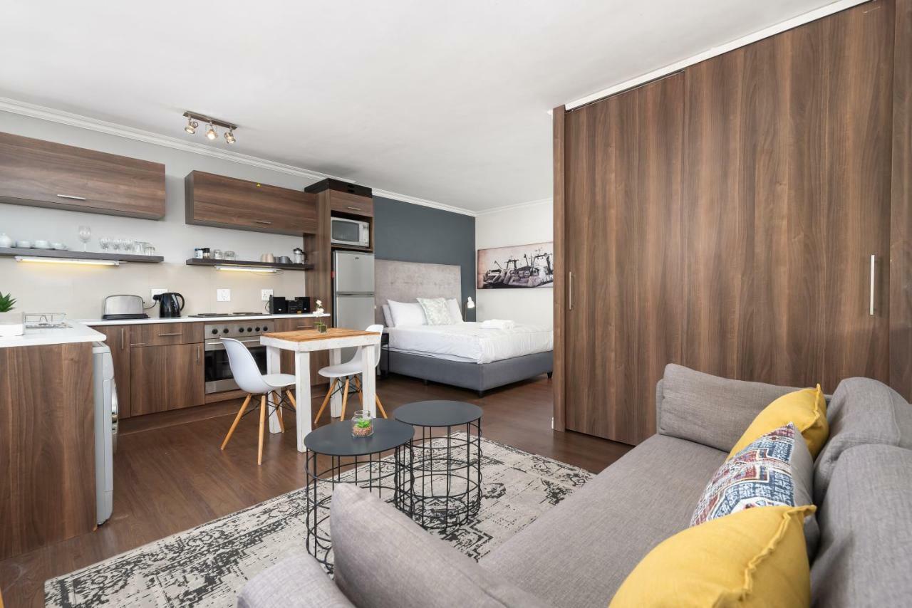 Montclair Apartments Кейптаун Екстериор снимка